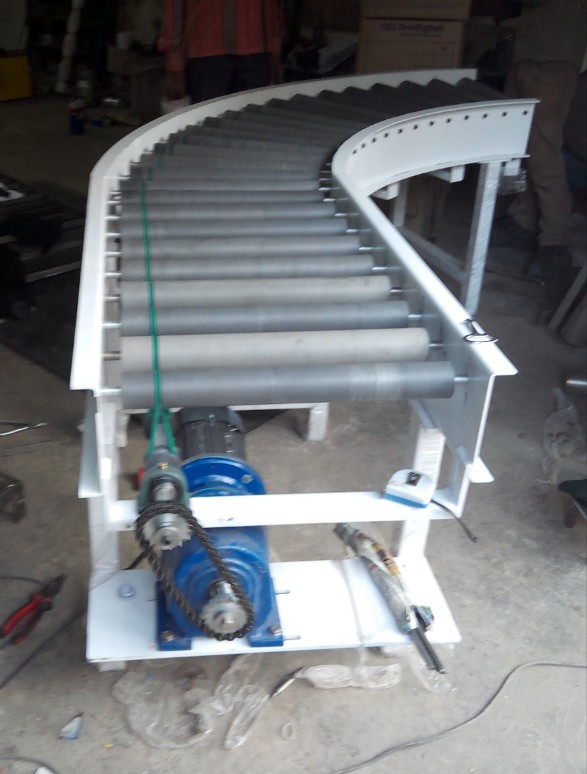 Material handeling system Curved Motorised Roller Conveyor
